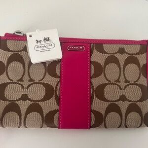 NWT khaki /Fuchsia coach  Signature Zippy Wallet 48691B